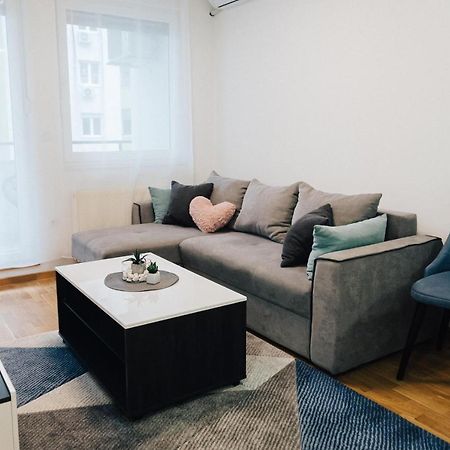 Regina Apartments Нови-Сад Экстерьер фото