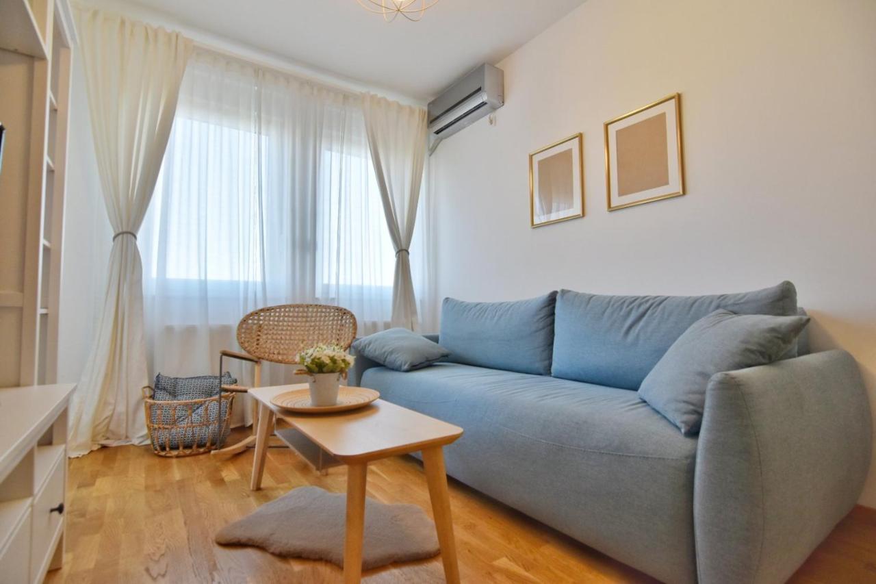 Regina Apartments Нови-Сад Экстерьер фото