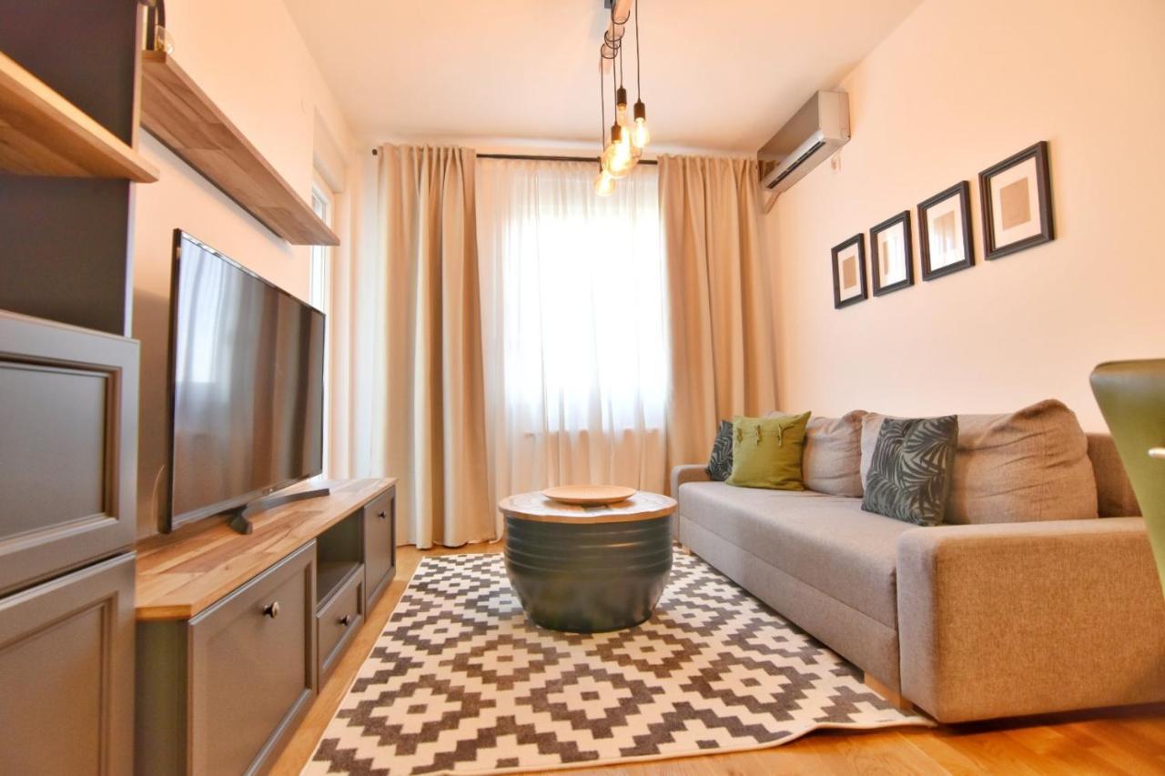 Regina Apartments Нови-Сад Экстерьер фото