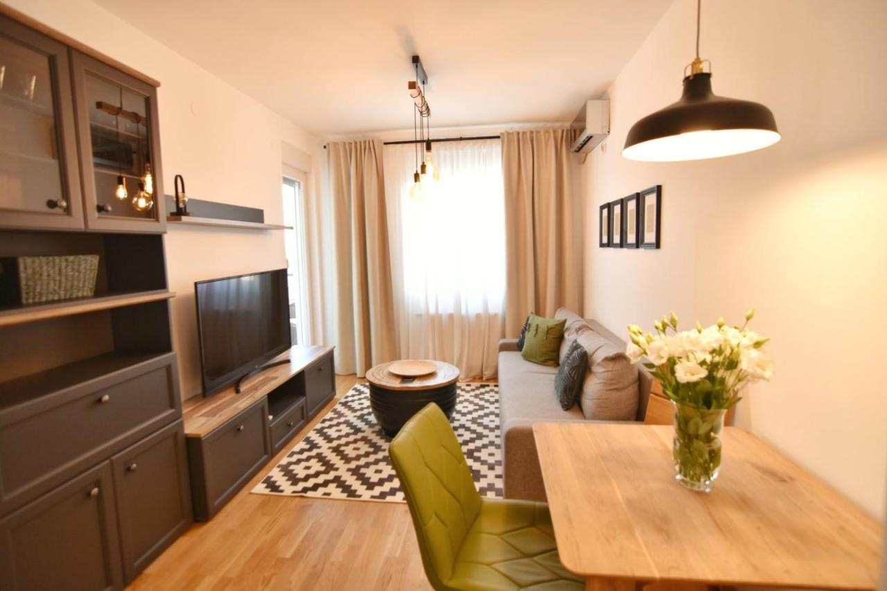 Regina Apartments Нови-Сад Экстерьер фото